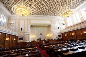 Спорният антитерористичен закон влиза на първо четене в парламента