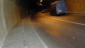 Агенция "Пътна инфраструктура": Повредено е осветлението в трите тунела на АМ "Люлин"