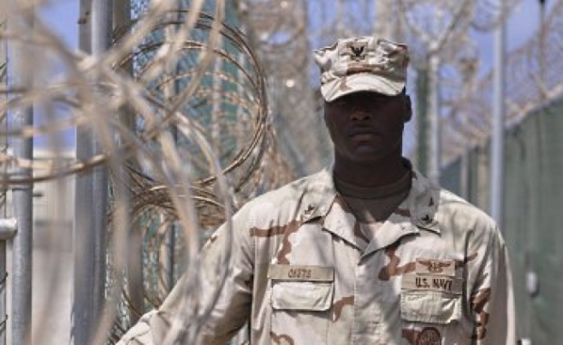 САЩ прехвърлят в Сърбия двама затворници от „Гуантанамо“