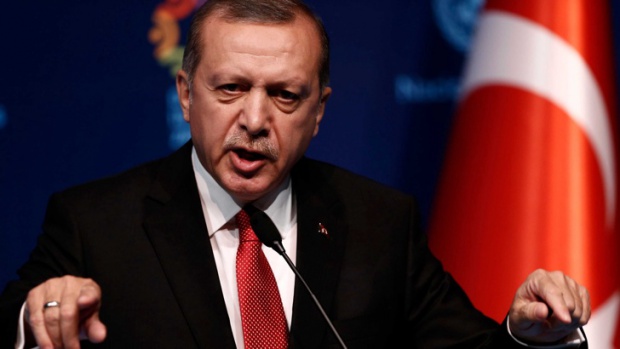 Близо 3000 съдии са отстранени в Турция