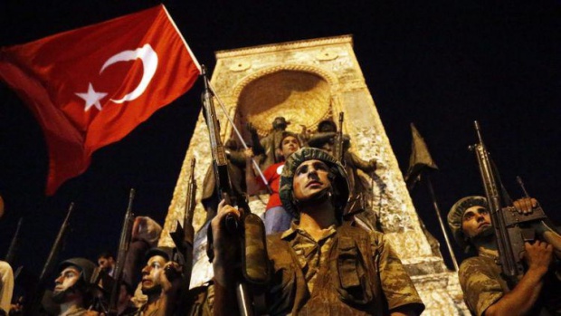 Наш преподавател в Истанбул: Идеята за преврат е невероятна, защото всичко се следи