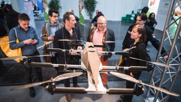 Шведски изобретател си направи летящ стол