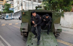 Наркотрафиканти раниха двама полицаи в Рио де Жанейро