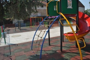 В Русе откриха нова детска площадка на площ от 200 кв.м.