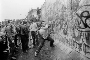 55 години от издигането на Берлинската стена