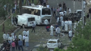 Трима загинали, едно дете и двама полицаи, при атентата в Диарбекир