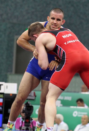 Байряков стартира с категорична победа в Рио