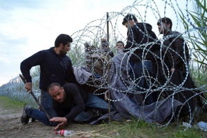 По граничните райони на Словения засилват охраната заради потока от бежанци