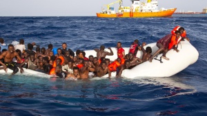 Петима мигранти загинаха, а други 534-ма бяха спасени в Средиземно море