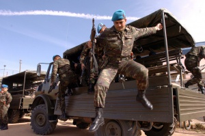 Турция продължава операцията срещу джихадистите, 10 танка влязоха в Сирия