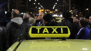 В Сингапур пускат таксита без шофьор