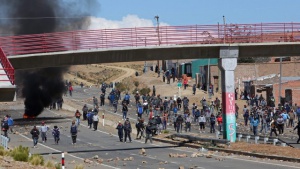 Зам.-министър в Боливия беше пребит до смърт от стачкуващи миньори