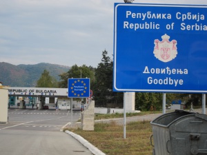 В Сърбия задържаха българи за трафик на мигранти