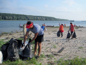 "Приста" почистват дунавските острови в Русе