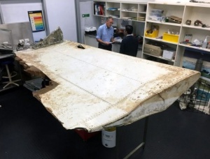 Откриха нови отломки, вероятно от изчезналия малайзийски самолет през 2014г