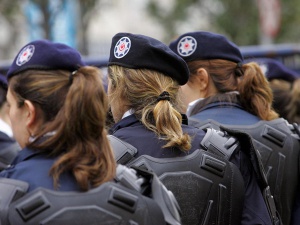 Турция позволи полицайките да носят хиджаб под шапката