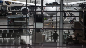 Полицията евакуира терминал на летището във Франкфурт