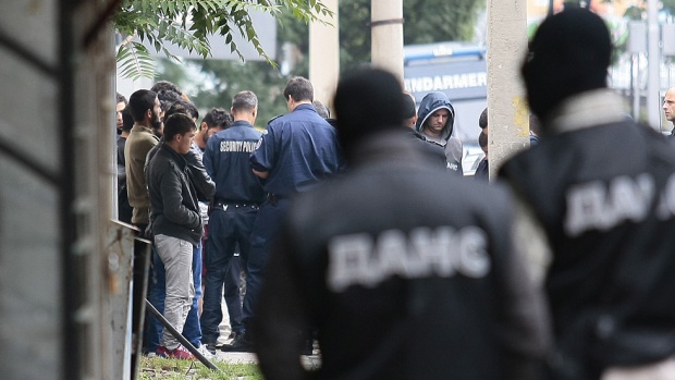 В София са задържани 17 чужденци