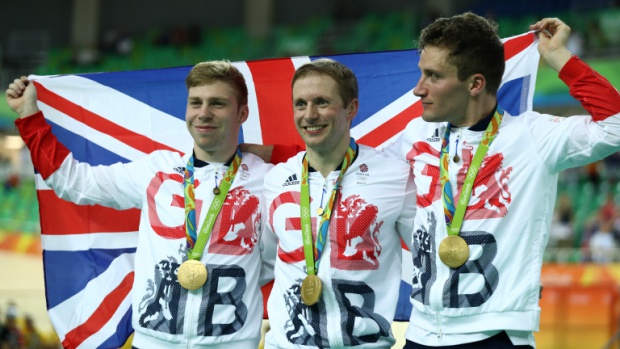 Спринтьорите на Великобритания със златни медали по колоездене на писта