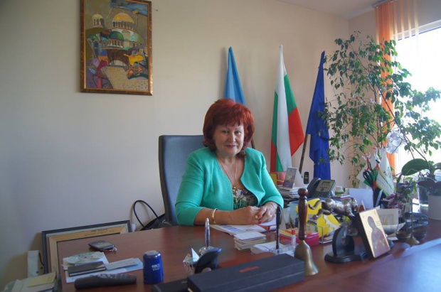 ГЕРБ сваля политическото си доверие от кмета на "Младост", искат оставката й