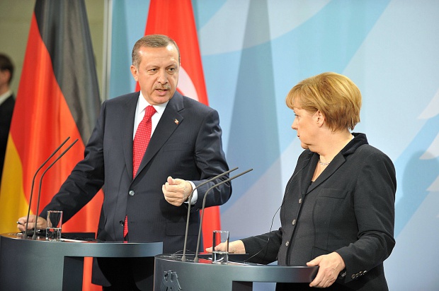 Германския канцлер: Не е новина, че Ердоган подкрепя терористите