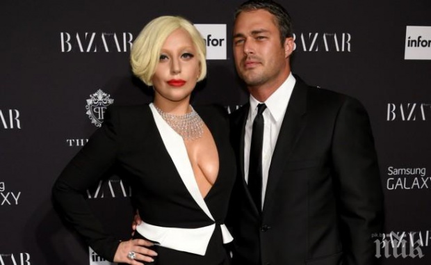Лейди Гага страда по бившия си годеник