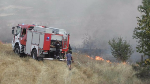 20 пожара за последните три дни в Сливенско