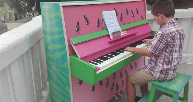 "Вдъхнови ме" изкара пиано в Морската градина във Варна