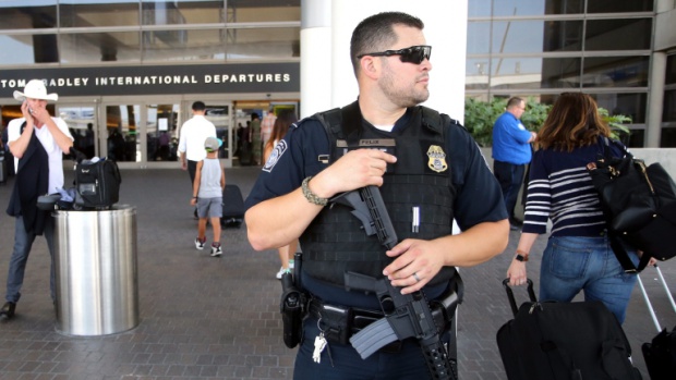 Стрелбата на летището в Лос Анджелис - фалшива тревога
