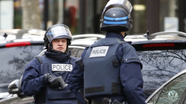 Молбите за работа във френската полиция се увеличили драстично след атентатите 2015 г.