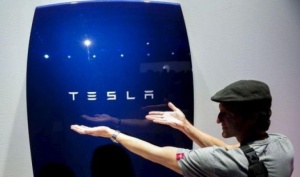 Нов вид слънчеви батерии с финансов проблем при "Тесла мотърс"
