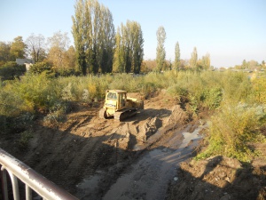Почистват речните корита, отводнителните шахти и улиците в община Казанлък