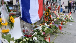 Във Франция почитат паметта на загиналите при терористични атаки
