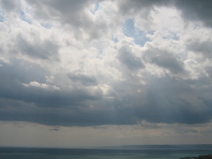 И днес ще е облачно, слънце се очаква над Източна България и Дунавската равнина