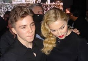 Мадона без попечителството над сина си