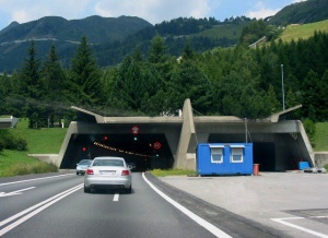 България загубила 66 млн. лева за тунела под Шипка