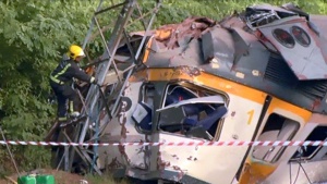 Влаковата катастрофа в Галисия може да е причинена от превишена скорост