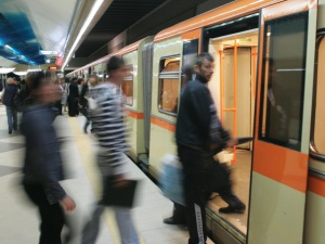 Бастун блокира метрото за около 5 минути в пиков час