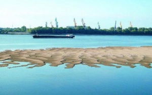 60 плавателни съда изчакват край Белене заради ниското ниво на Дунав