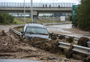 България изпраща 300 хил. лв. на Македония за справяне с щетите от наводненията