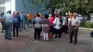 Жители на Перущица на протест в подкрепа на кмета си