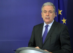 Еврокомисар Аврамопулос: България е важен фактор за справянето с миграционните процеси