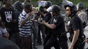 Раниха полицаи при протести след убийство на чернокож в САЩ