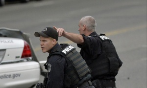 Трима убити при стрелба в американски заовд