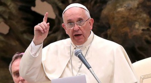 Папа Франциск: Базираната на слухове журналистика е тероризъм