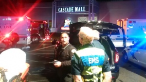 Убити и ранени при стрелба в мол в щата Вашингтон