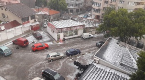Силна буря наводни Варна