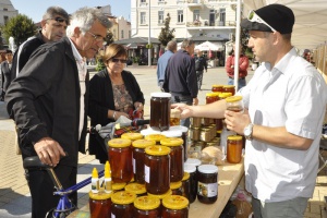 Изложение на традиционни български продукти в Хасково