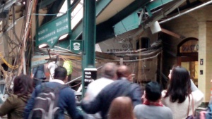 Тежка катастрофа в Ню Джърси, след като влак дерайлира навлизане в гара в Хобoукън