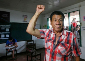 Президентът на Филипините Дутерте предизвика пореден скандал. Сравни се с Хитлер